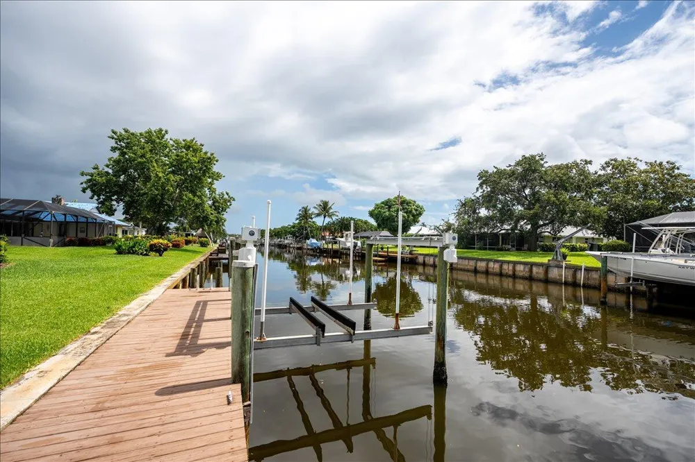 2066 5TH COURT SE Vero Beach, FL 32962