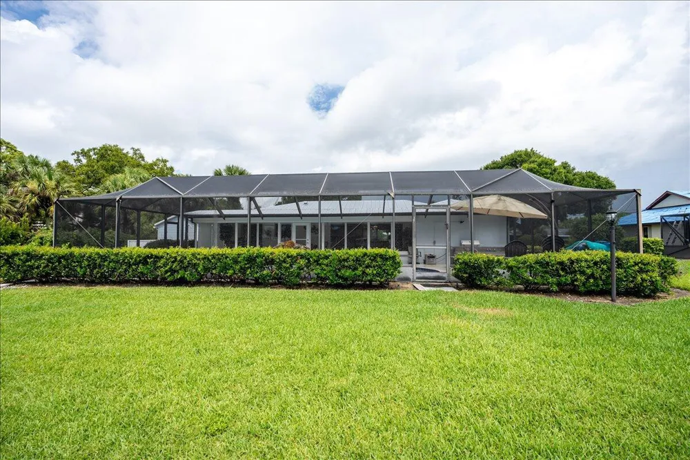 2066 5TH COURT SE Vero Beach, FL 32962