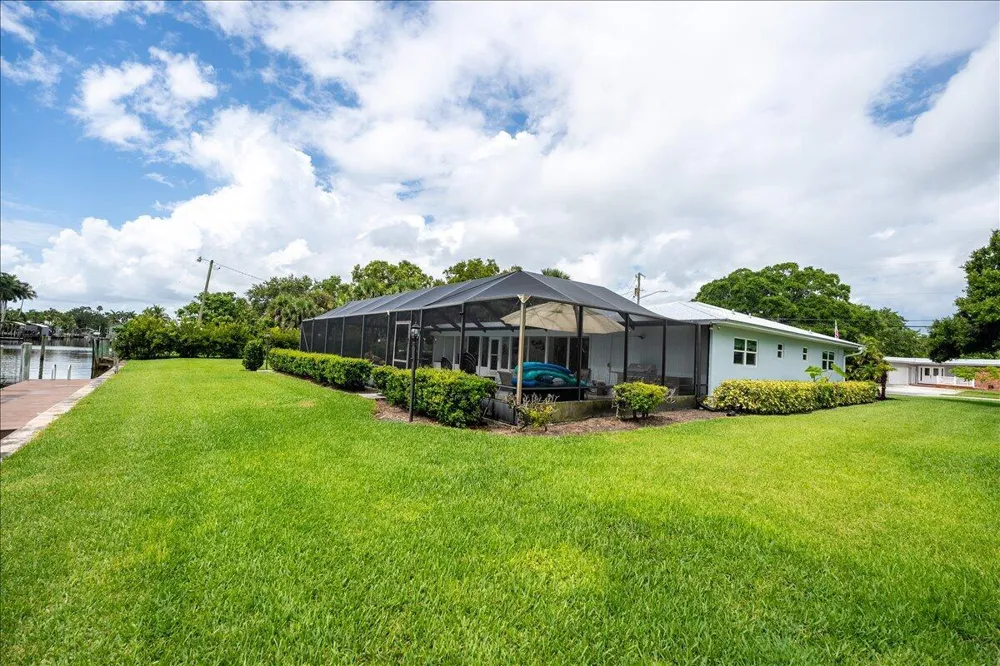 2066 5TH COURT SE Vero Beach, FL 32962