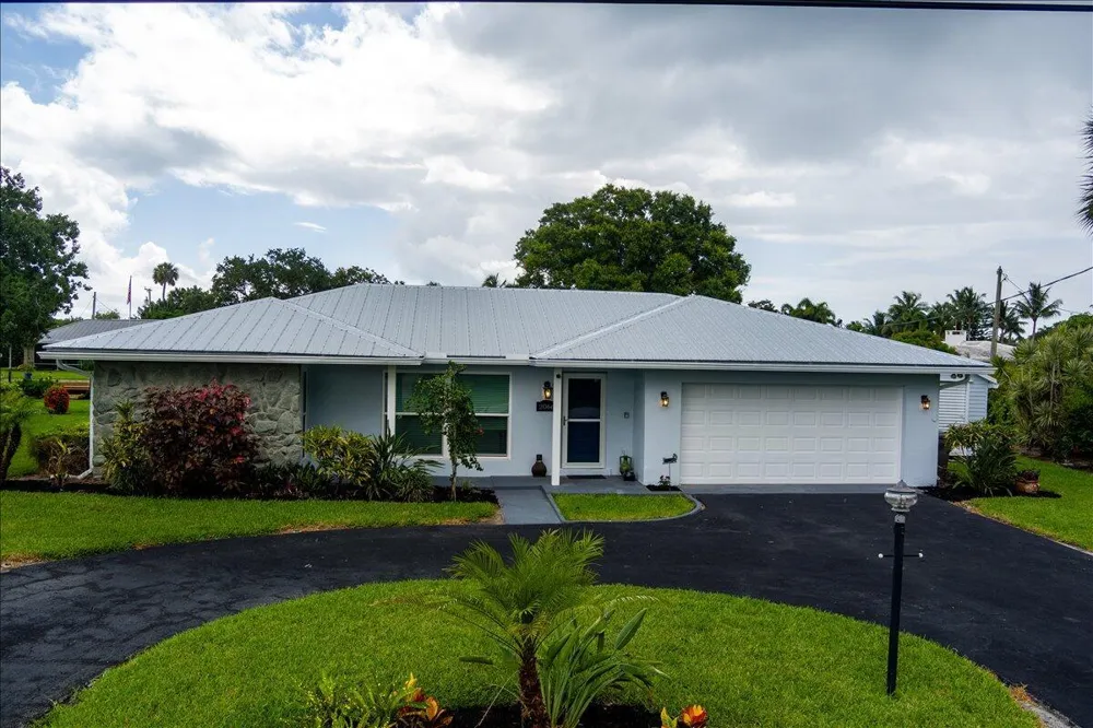 2066 5TH COURT SE Vero Beach, FL 32962