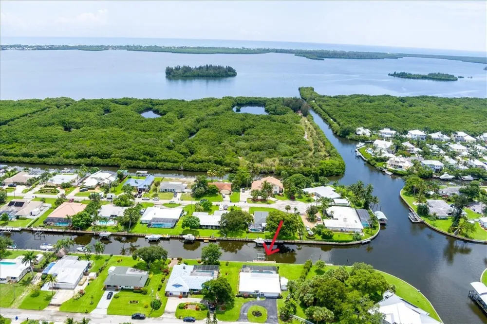 2066 5TH COURT SE Vero Beach, FL 32962