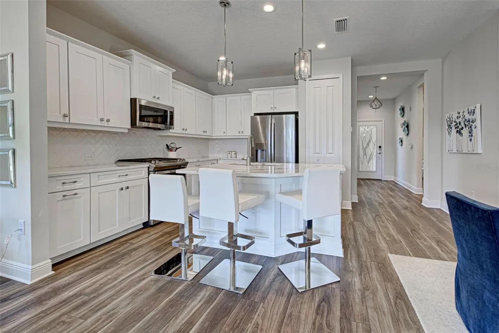 233 PALIDORO CIRCLE Nokomis, FL 34275