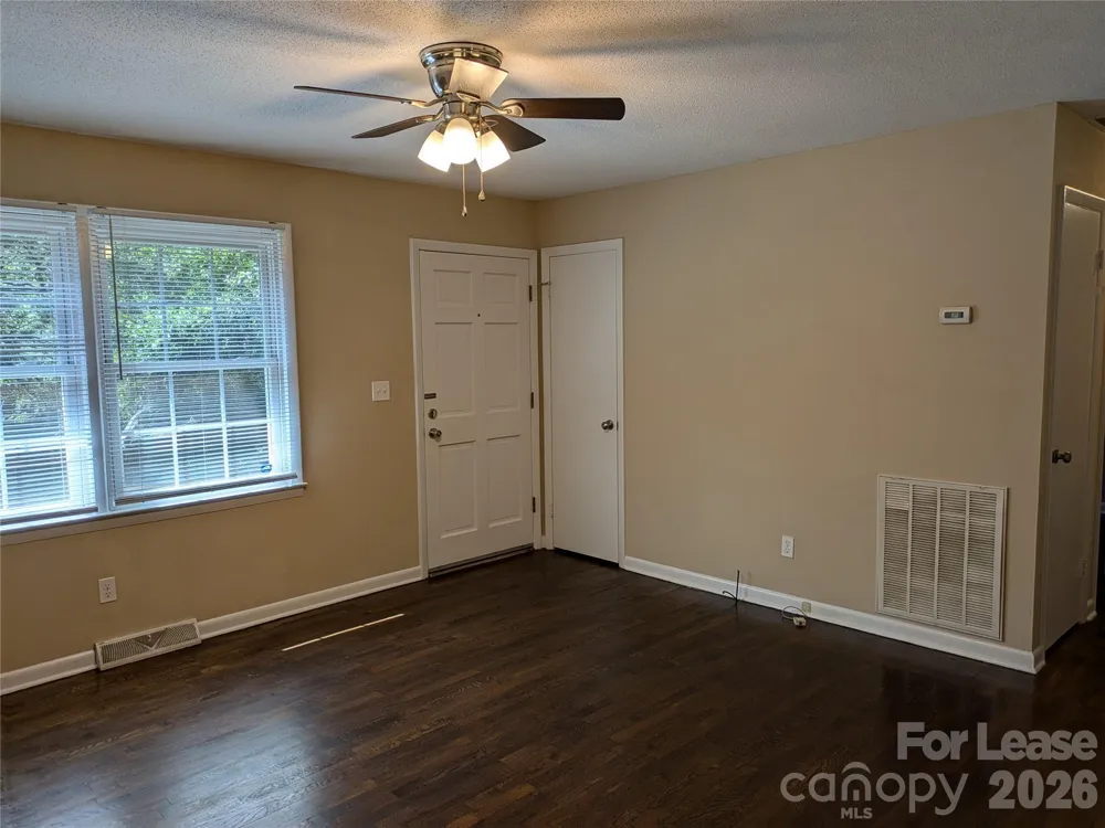 362 Cabarrus Avenue Mooresville, NC 28115