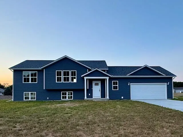 3233 Signal Point Drive Allegan, MI 49010