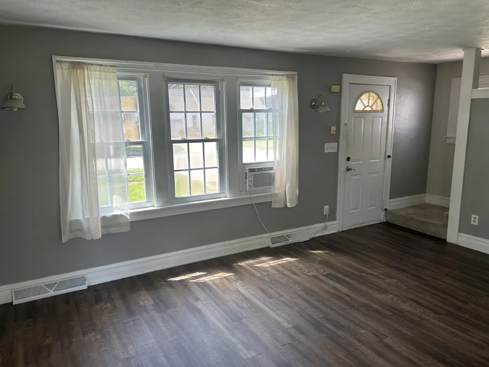 1443 Regent Street Niles, MI 49120