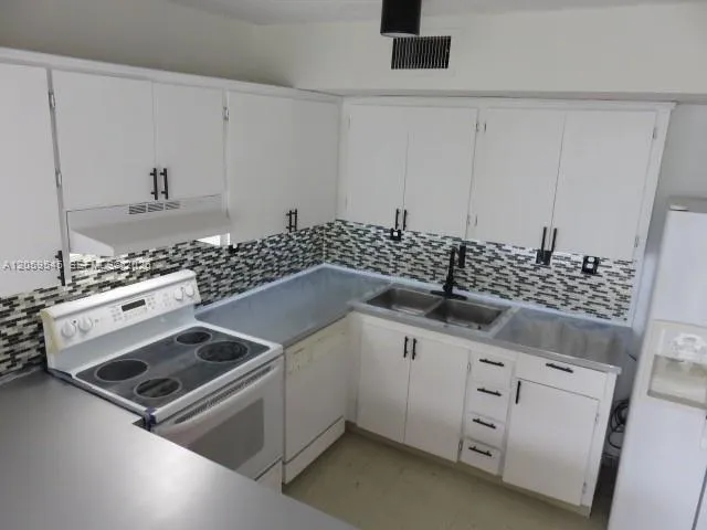 12300 SW 18 TE #0 Miami, FL 33175