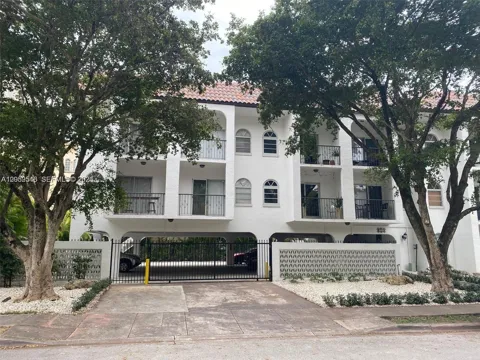 338 Majorca Ave #207