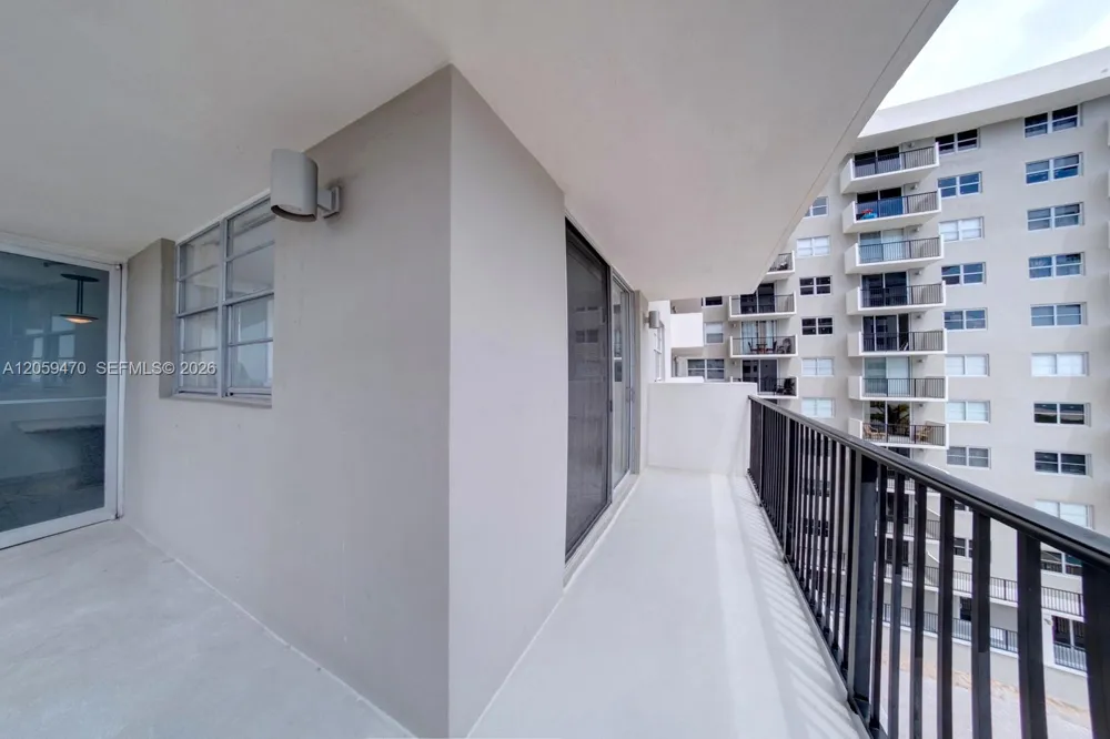 9273 Collins Ave #212 Surfside, FL 33154