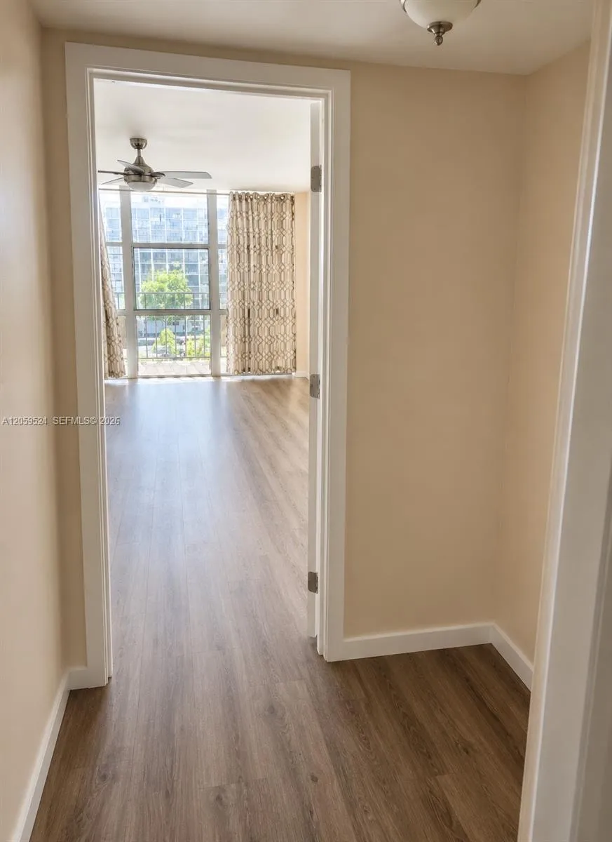 800 Parkview Dr #716 Hallandale Beach, FL 33009