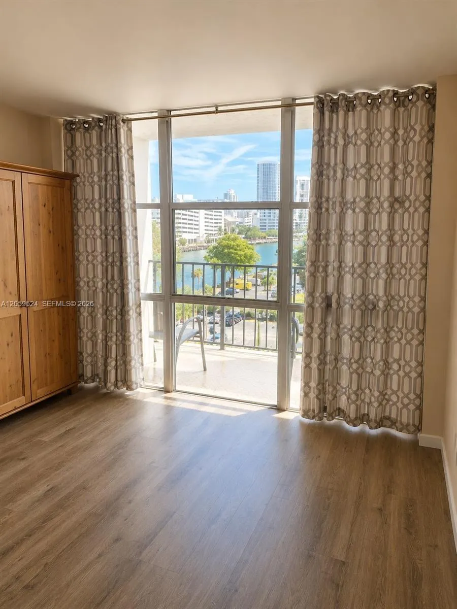 800 Parkview Dr #716 Hallandale Beach, FL 33009