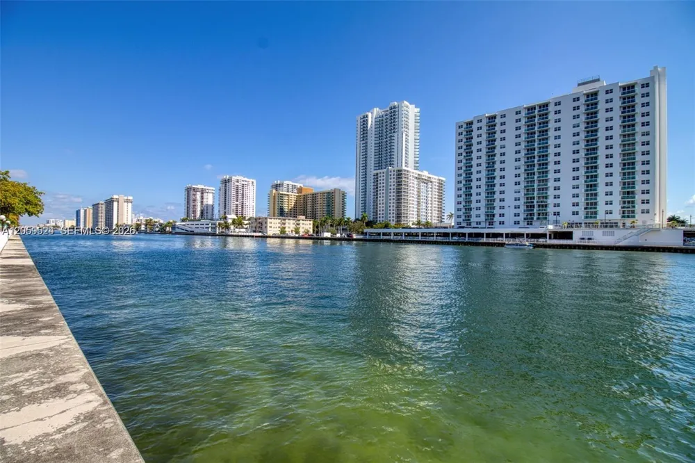 800 Parkview Dr #716 Hallandale Beach, FL 33009