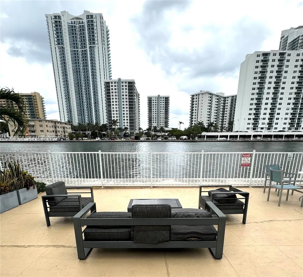800 Parkview Dr #716 Hallandale Beach, FL 33009