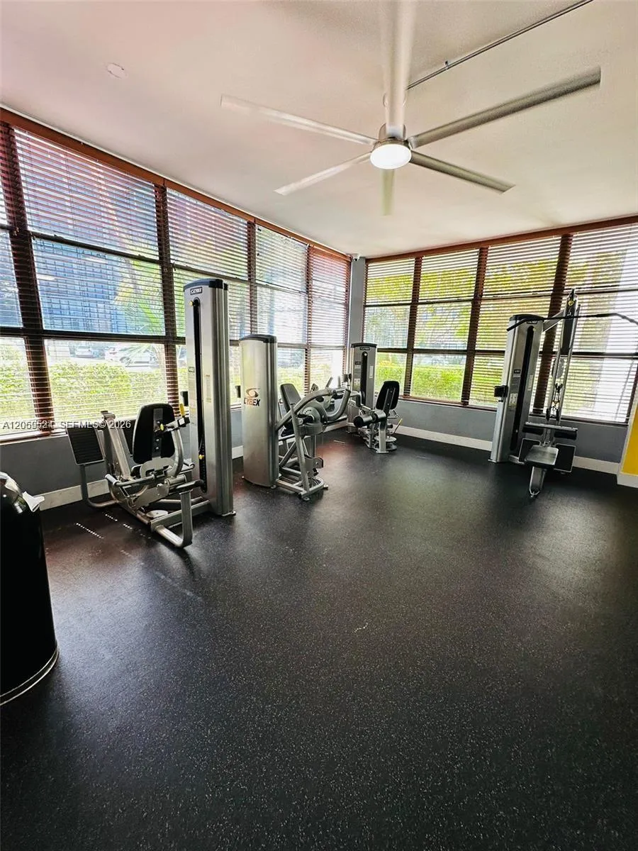 800 Parkview Dr #716 Hallandale Beach, FL 33009
