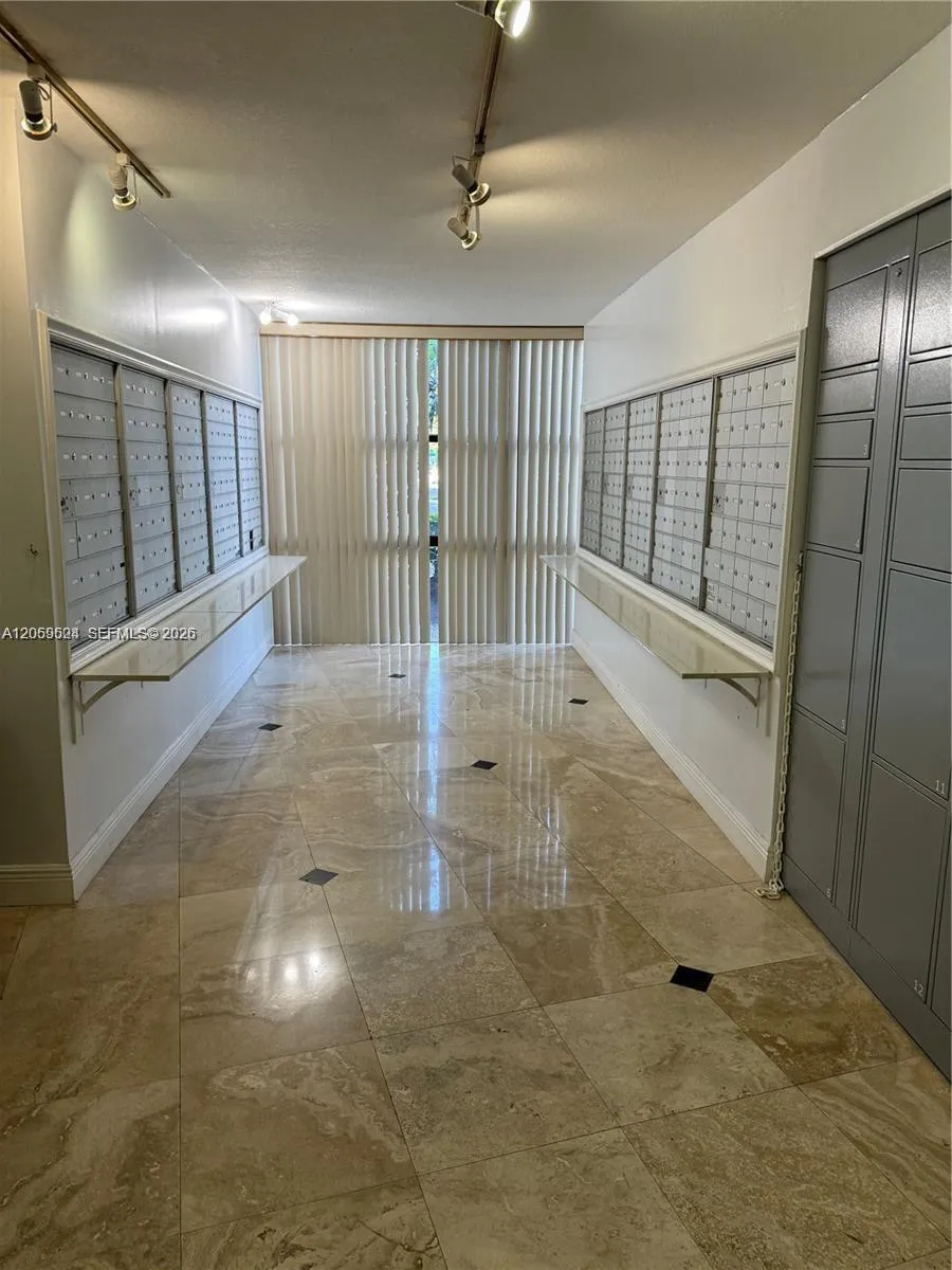 800 Parkview Dr #716 Hallandale Beach, FL 33009