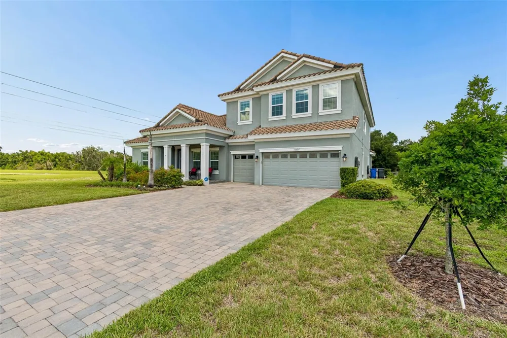 10597 MEADOWRUN DRIVE Lithia, FL 33547