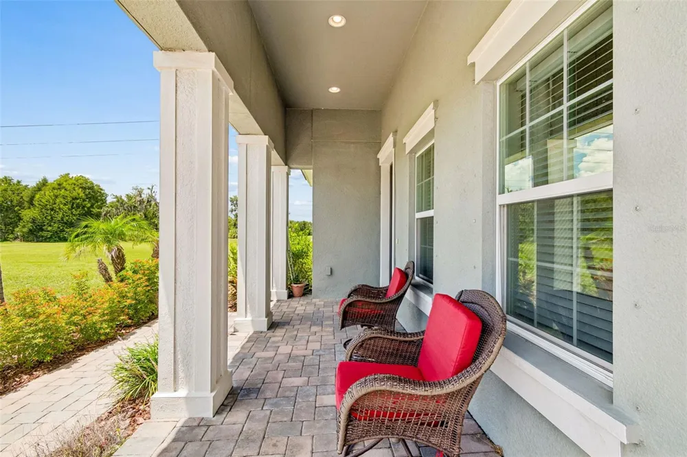 10597 MEADOWRUN DRIVE Lithia, FL 33547
