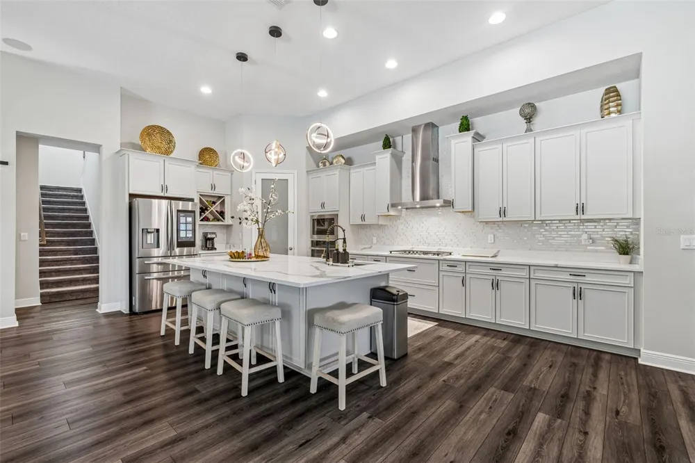 10597 MEADOWRUN DRIVE Lithia, FL 33547