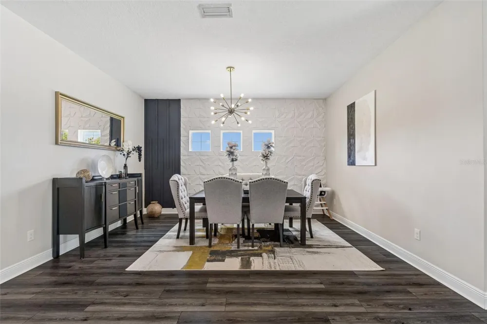 10597 MEADOWRUN DRIVE Lithia, FL 33547