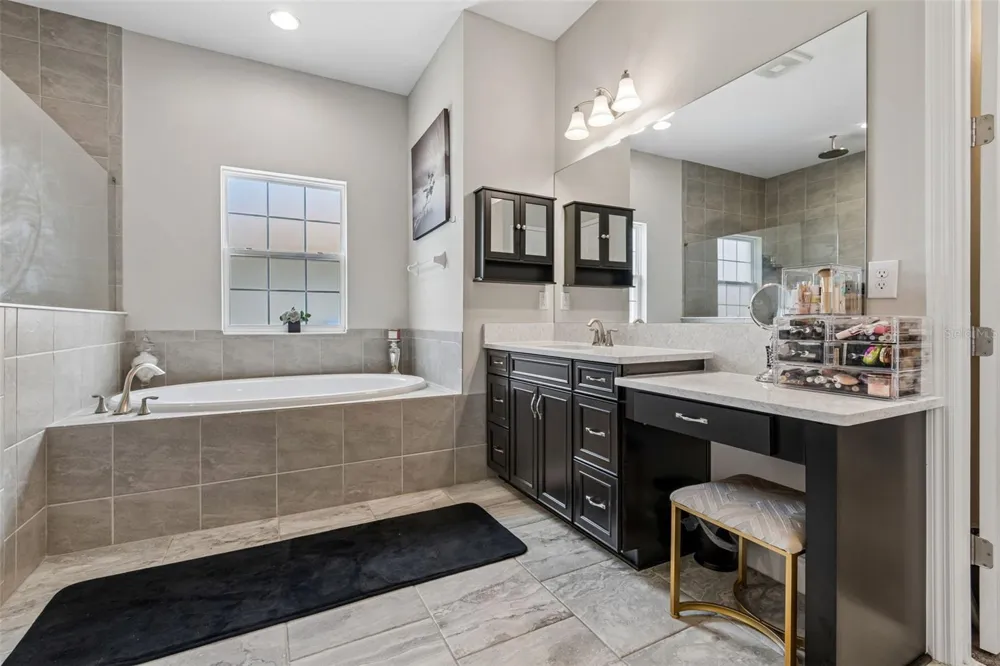 10597 MEADOWRUN DRIVE Lithia, FL 33547