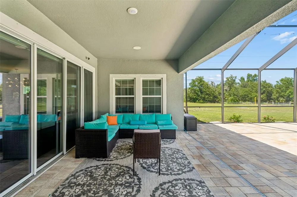 10597 MEADOWRUN DRIVE Lithia, FL 33547