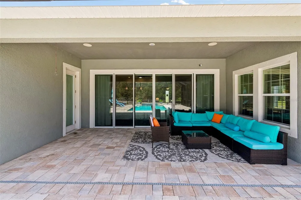10597 MEADOWRUN DRIVE Lithia, FL 33547