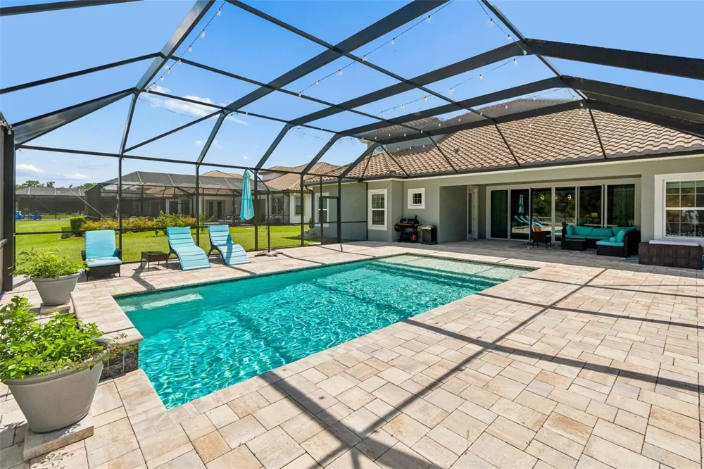 10597 MEADOWRUN DRIVE Lithia, FL 33547