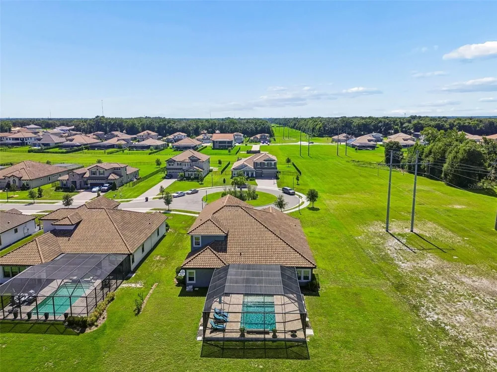 10597 MEADOWRUN DRIVE Lithia, FL 33547