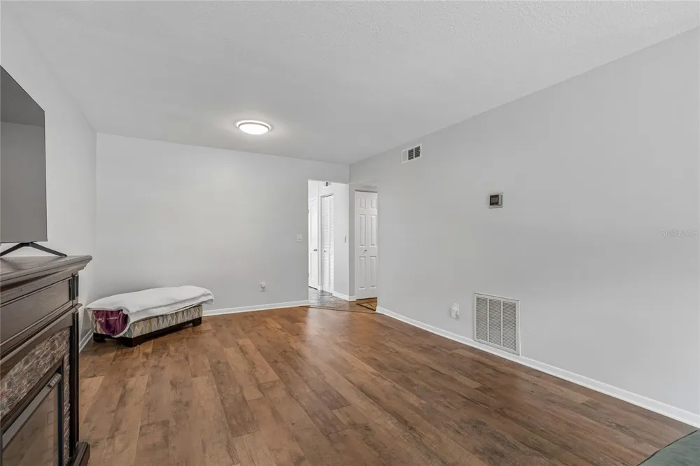 16018 SADDLESTRING DRIVE Tampa, FL 33618