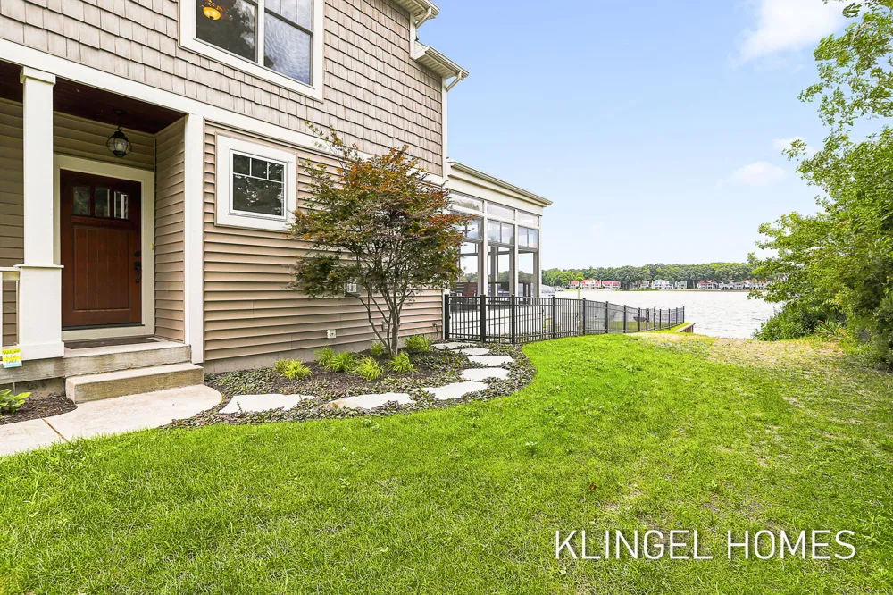 702 Elk Avenue Spring Lake, MI 49456