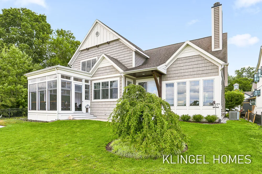 702 Elk Avenue Spring Lake, MI 49456