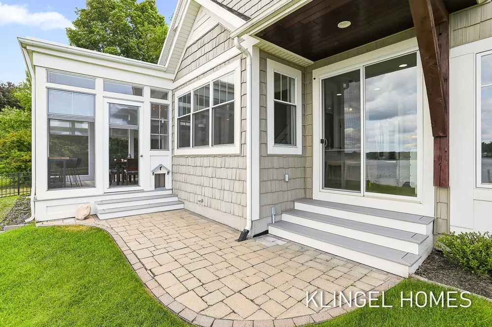 702 Elk Avenue Spring Lake, MI 49456