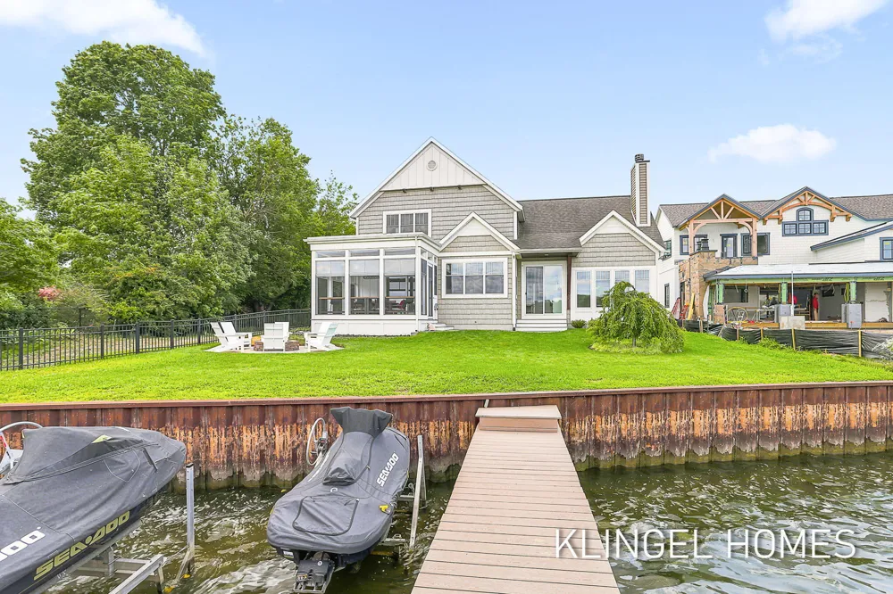 702 Elk Avenue Spring Lake, MI 49456