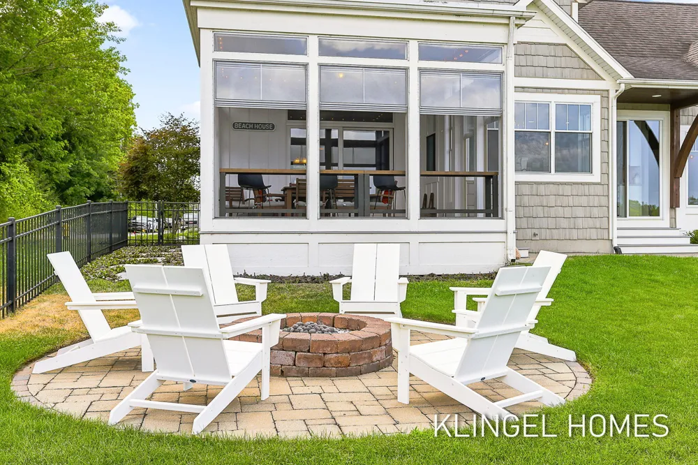 702 Elk Avenue Spring Lake, MI 49456