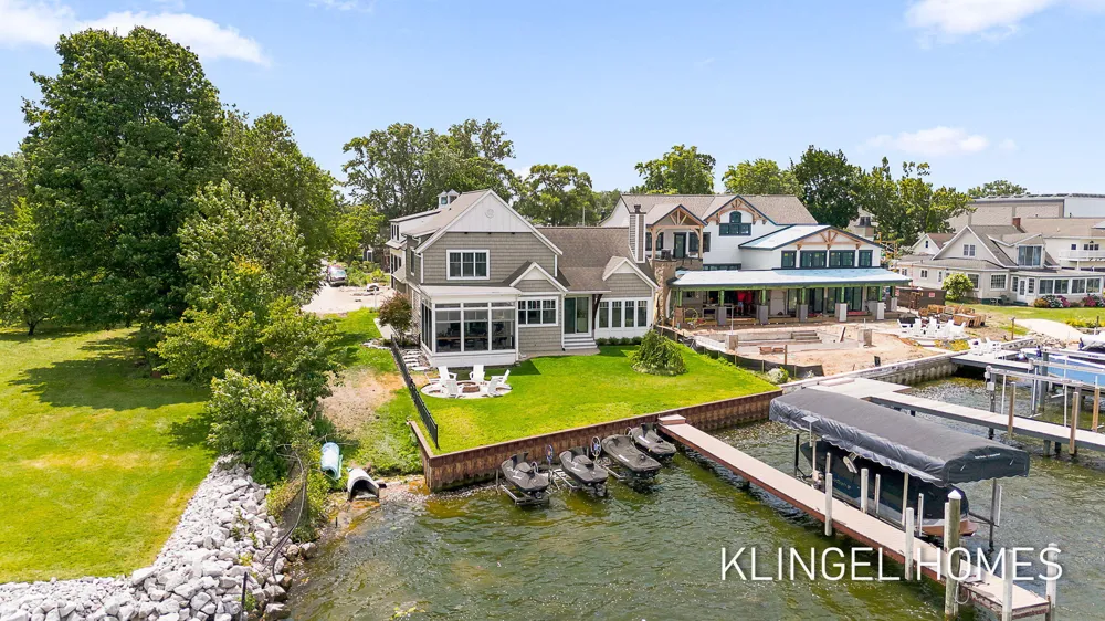 702 Elk Avenue Spring Lake, MI 49456