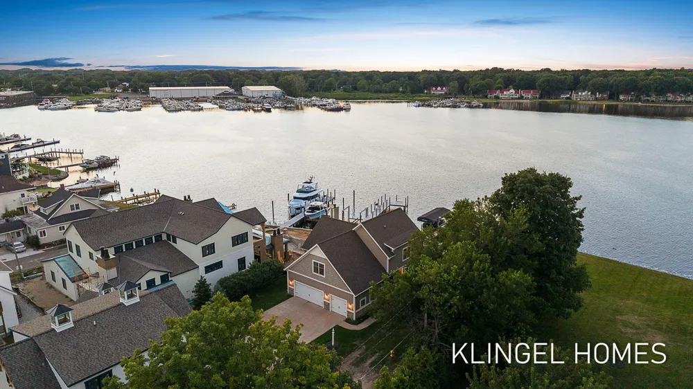 702 Elk Avenue Spring Lake, MI 49456
