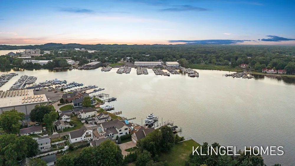 702 Elk Avenue Spring Lake, MI 49456