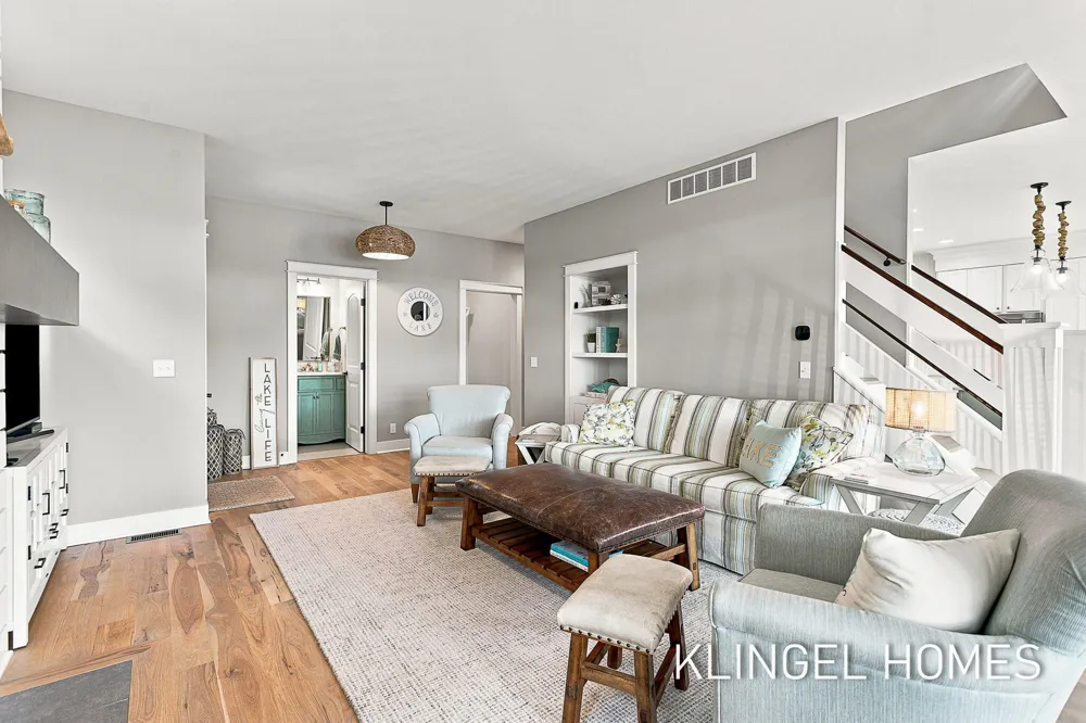 702 Elk Avenue Spring Lake, MI 49456