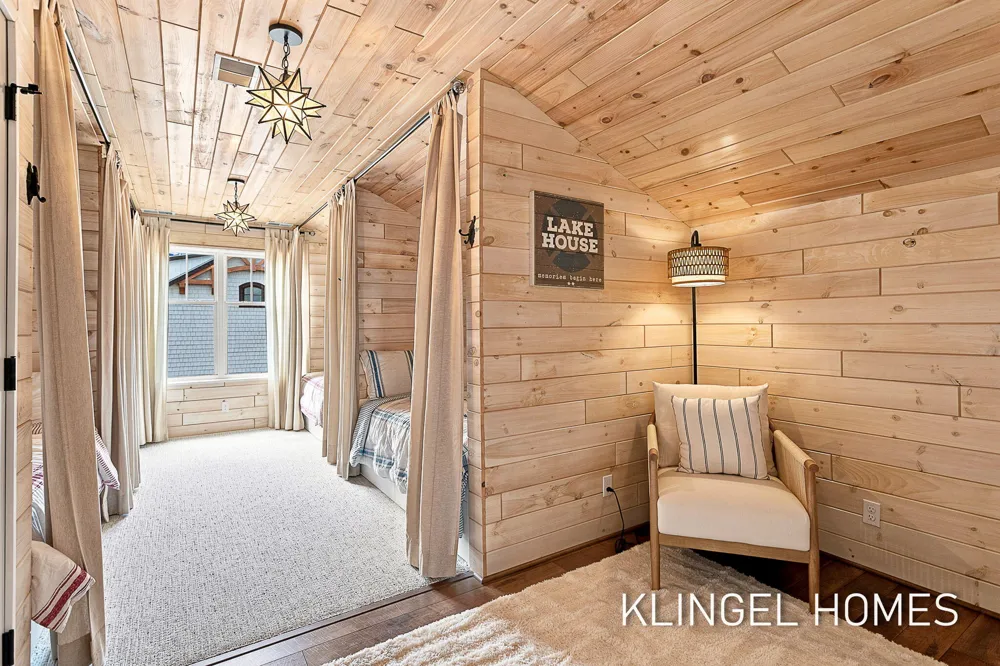 702 Elk Avenue Spring Lake, MI 49456