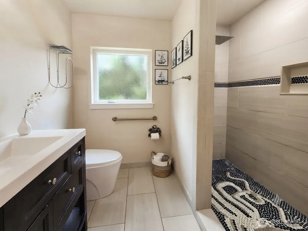 662 Point Brown Avenue SE Ocean Shores, WA 98569