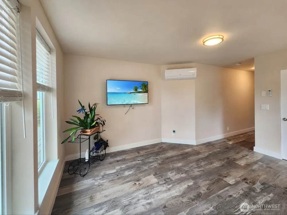 662 Point Brown Avenue SE Ocean Shores, WA 98569