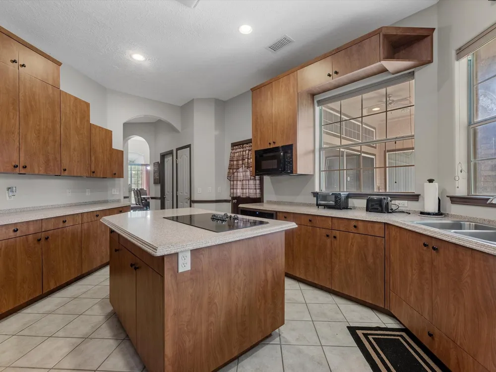 530 Chisolm Trail Simonton, TX 77476
