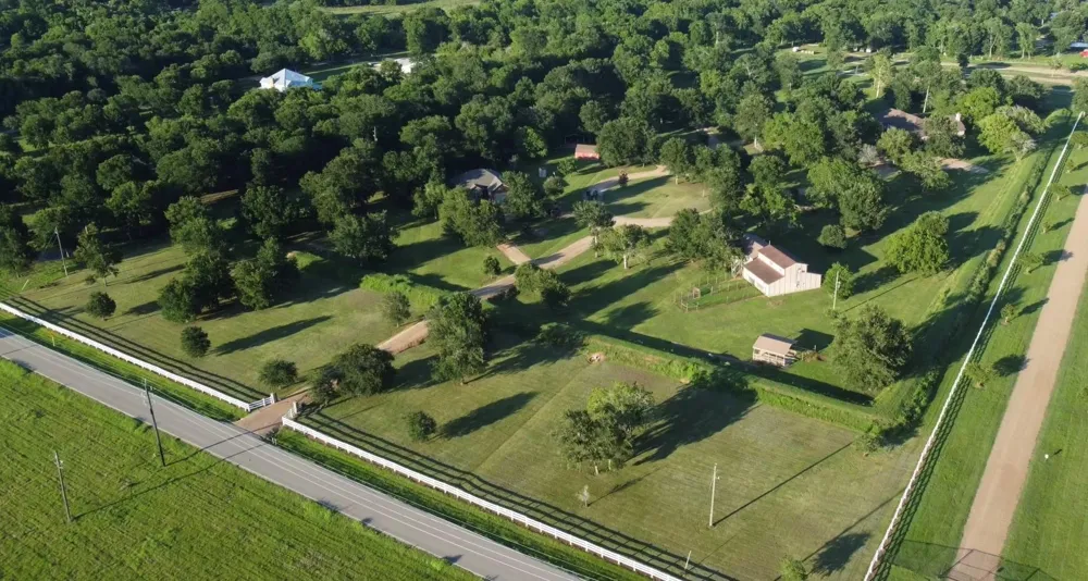 530 Chisolm Trail Simonton, TX 77476