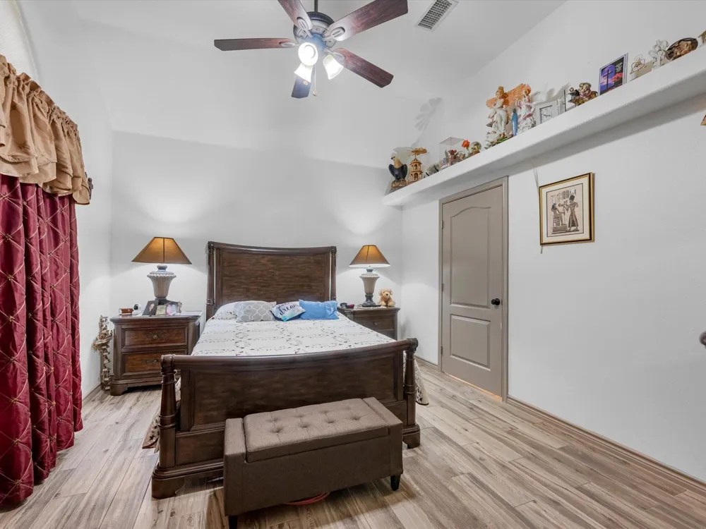 530 Chisolm Trail Simonton, TX 77476