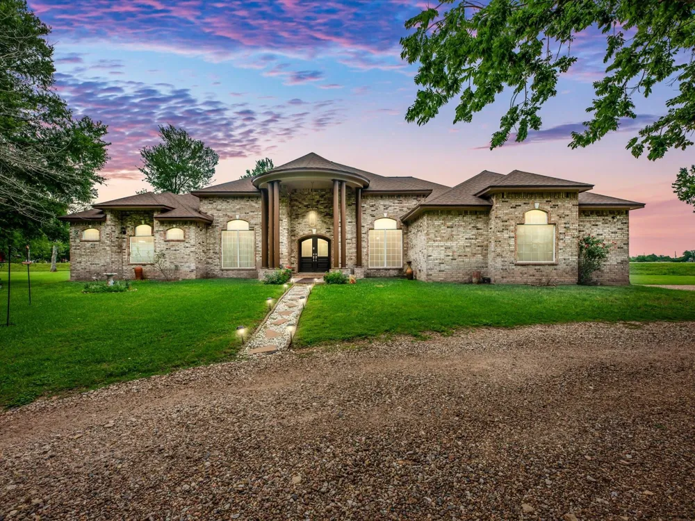 530 Chisolm Trail Simonton, TX 77476