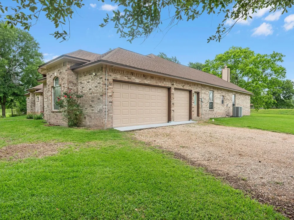 530 Chisolm Trail Simonton, TX 77476