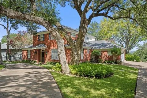 208 Rolling Hill Drive