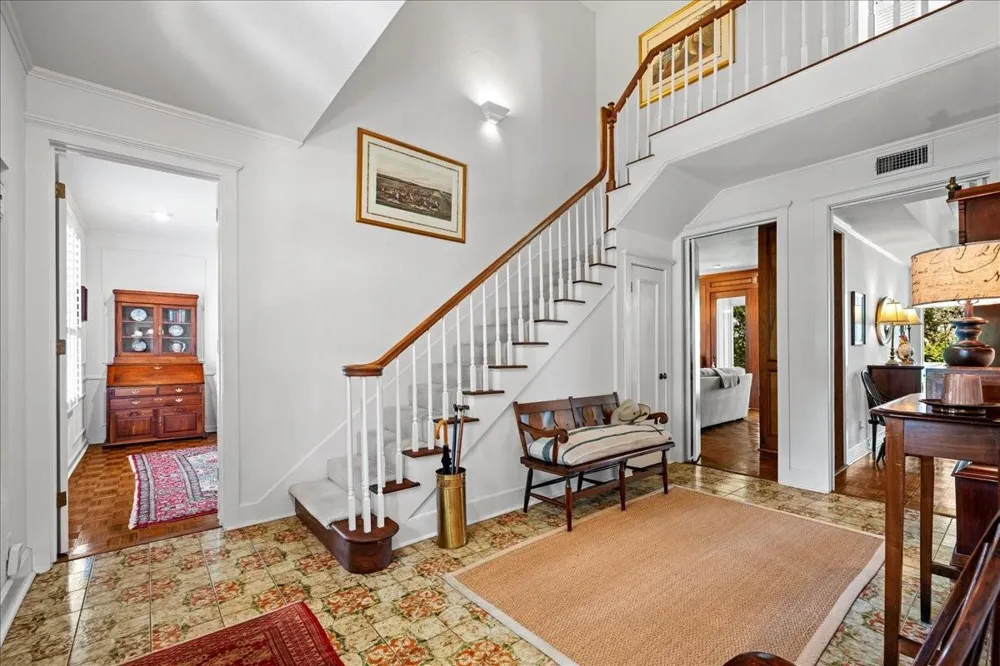 208 Rolling Hill Drive La Grange, TX 78945