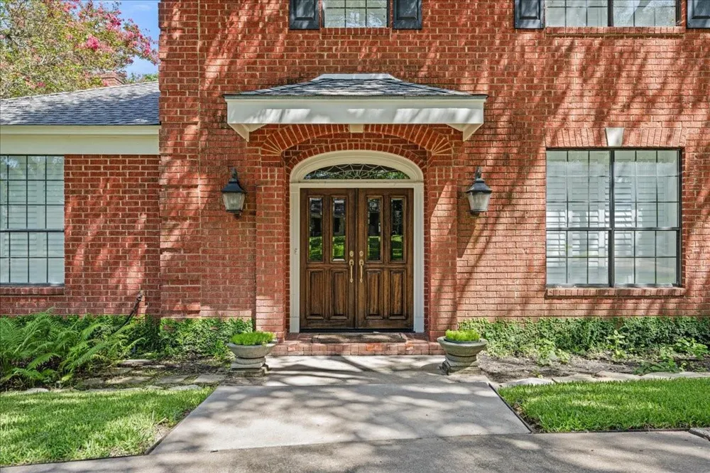 208 Rolling Hill Drive La Grange, TX 78945