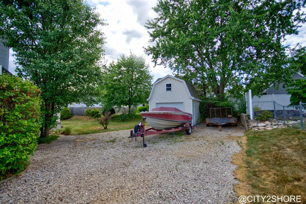 6719 Crown Point Drive Hudsonville, MI 49426