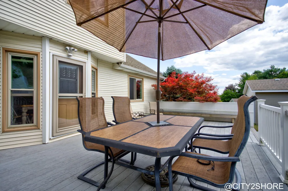 6719 Crown Point Drive Hudsonville, MI 49426